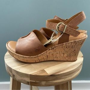 BORN 8.5 wedge sandals NWT brown leather cork